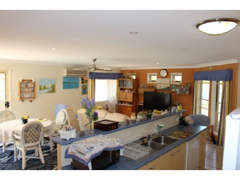 11 Mossman Way, Sandstone Point QLD 4511