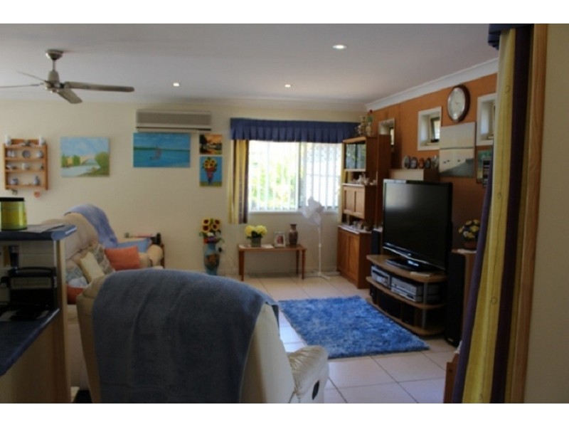 11 Mossman Way, Sandstone Point QLD 4511