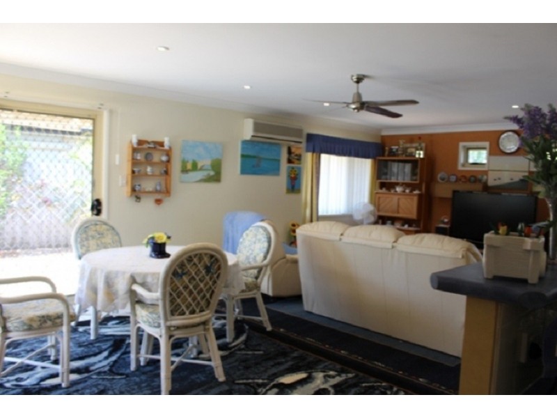 11 Mossman Way, Sandstone Point QLD 4511