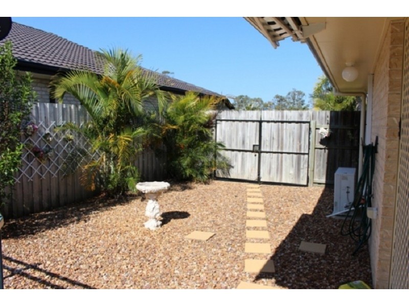 11 Mossman Way, Sandstone Point QLD 4511