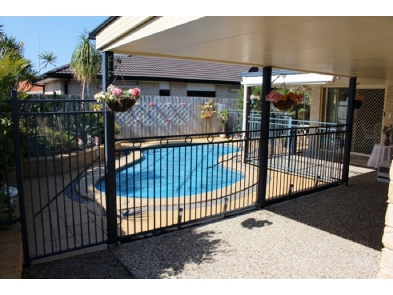 11 Mossman Way, Sandstone Point QLD 4511
