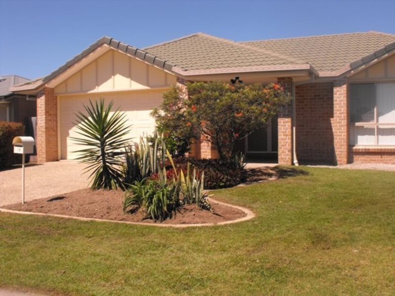 217 Bestmann Road East, Sandstone Point QLD 4511