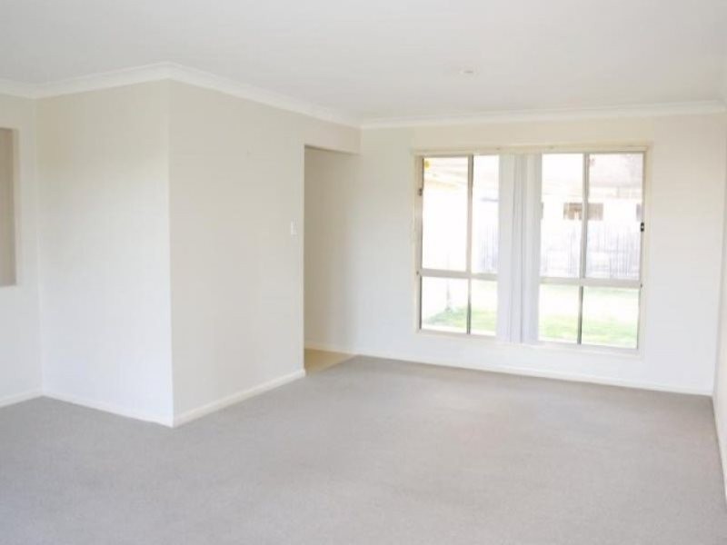 217 Bestmann Road East, Sandstone Point QLD 4511