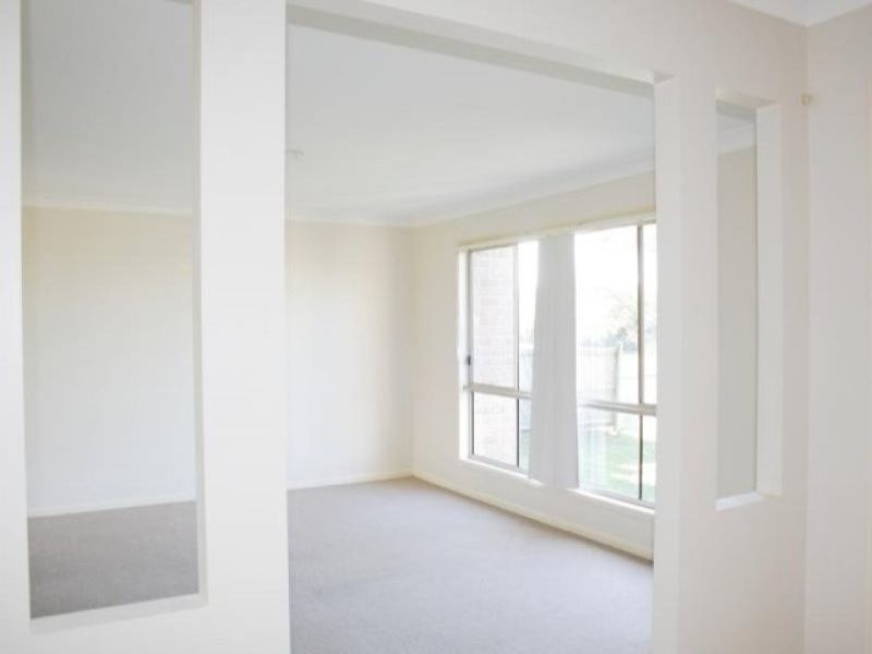 217 Bestmann Road East, Sandstone Point QLD 4511