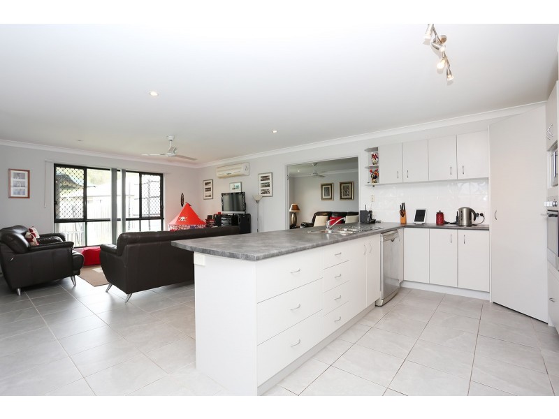 15-17 Honeybee Place Sandstone Lakes, Ningi QLD 4511