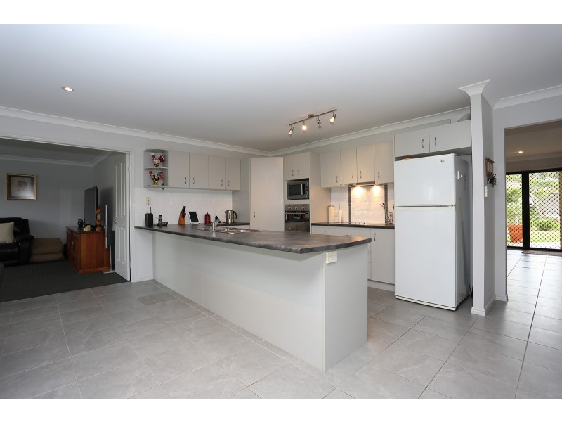 15-17 Honeybee Place Sandstone Lakes, Ningi QLD 4511