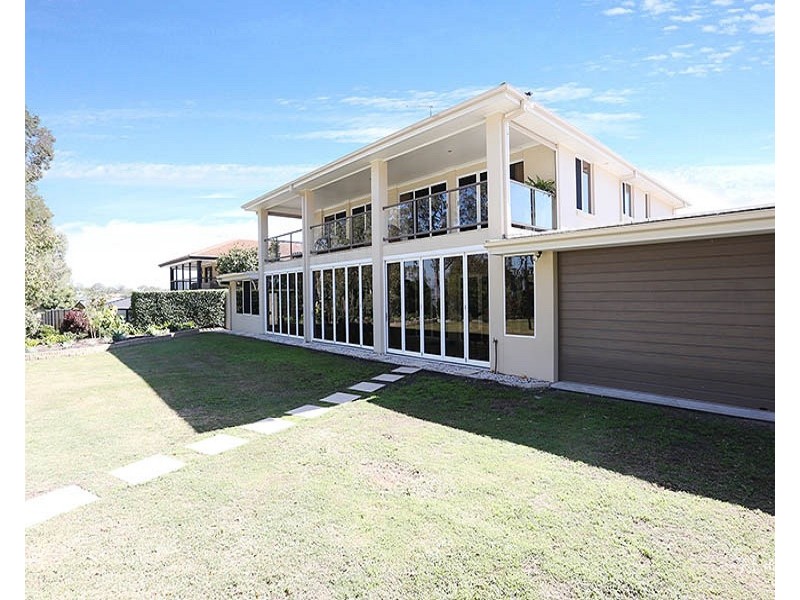 16 Loftus Place, Sandstone Point QLD 4511