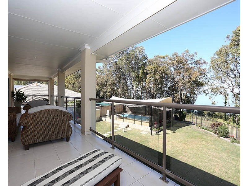 16 Loftus Place, Sandstone Point QLD 4511