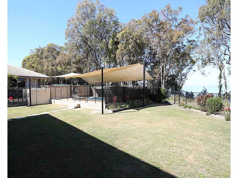 16 Loftus Place, Sandstone Point QLD 4511