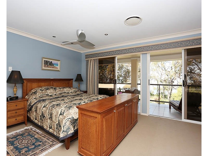 16 Loftus Place, Sandstone Point QLD 4511