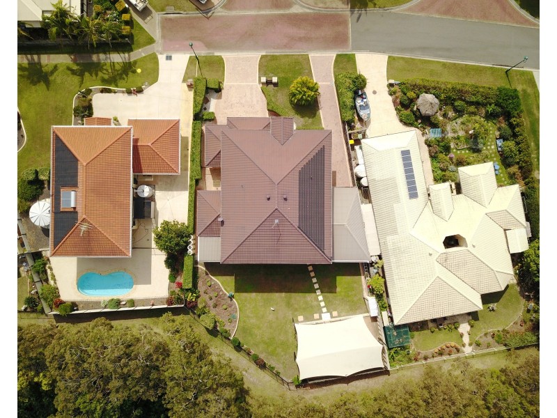 16 Loftus Place, Sandstone Point QLD 4511