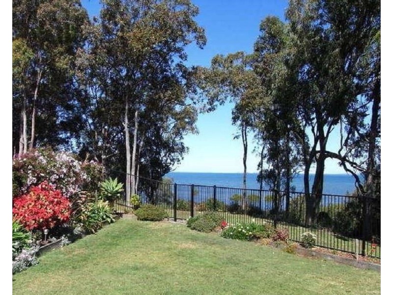 16 Loftus Place, Sandstone Point QLD 4511