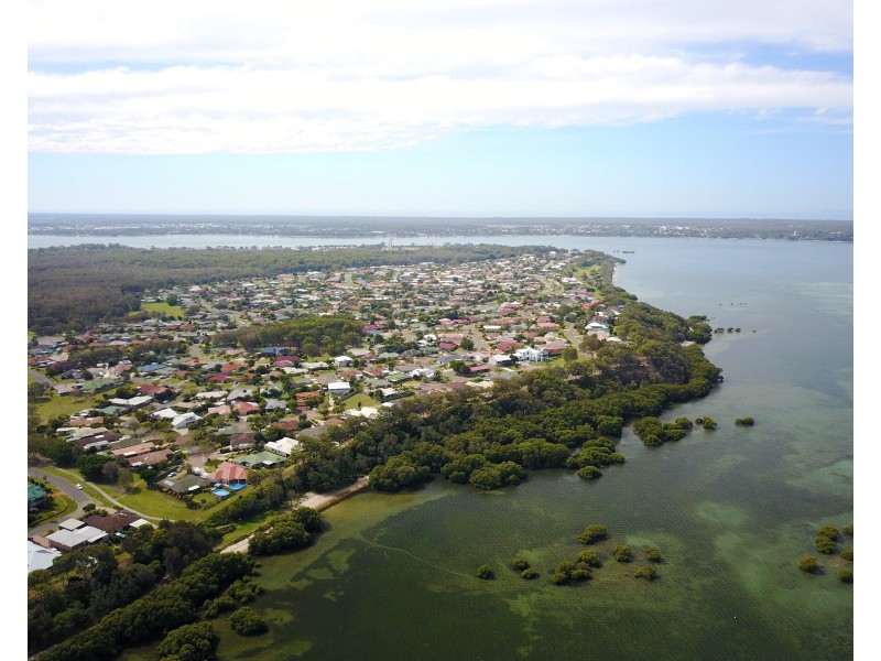 16 Loftus Place, Sandstone Point QLD 4511