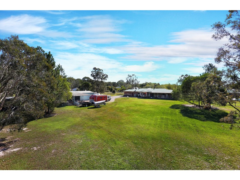 25 Flaxton Court, Ningi QLD 4511