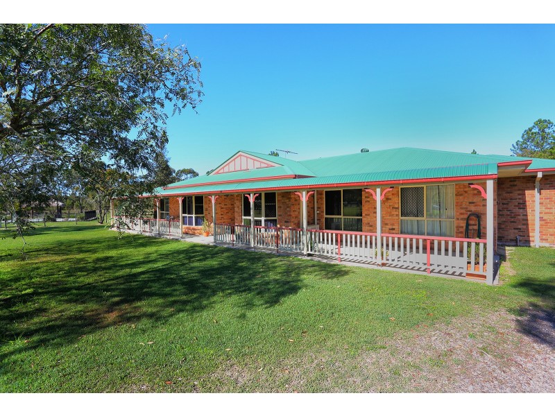 25 Flaxton Court, Ningi QLD 4511