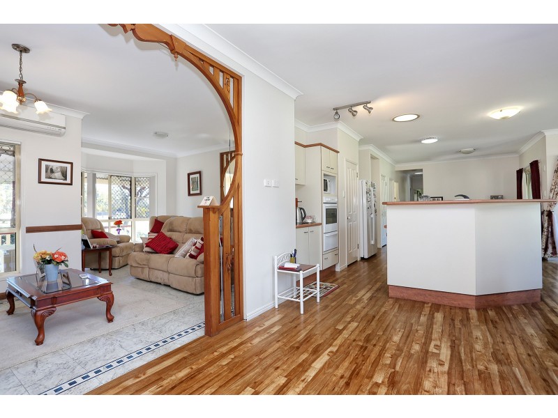 25 Flaxton Court, Ningi QLD 4511