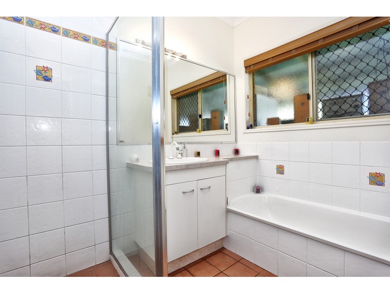 25 Flaxton Court, Ningi QLD 4511