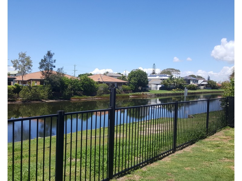 32 Apollo Crescent, Beachmere QLD 4510