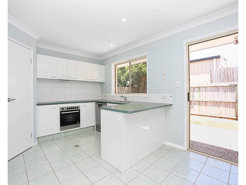 18 Tallow crt, Sandstone Point QLD 4511