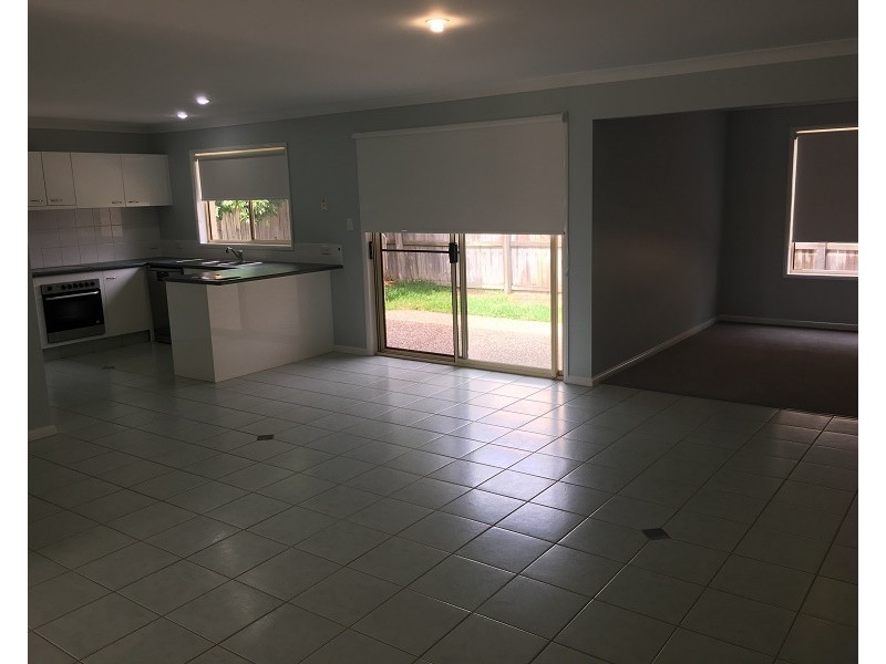 18 Tallow crt, Sandstone Point QLD 4511