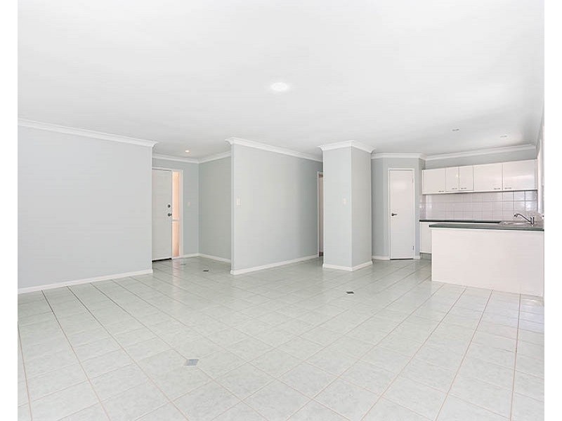 18 Tallow crt, Sandstone Point QLD 4511
