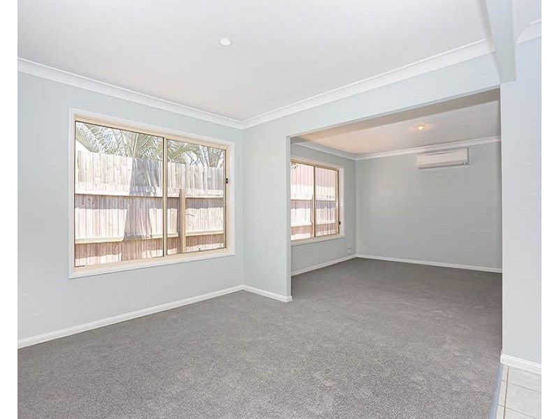 18 Tallow crt, Sandstone Point QLD 4511