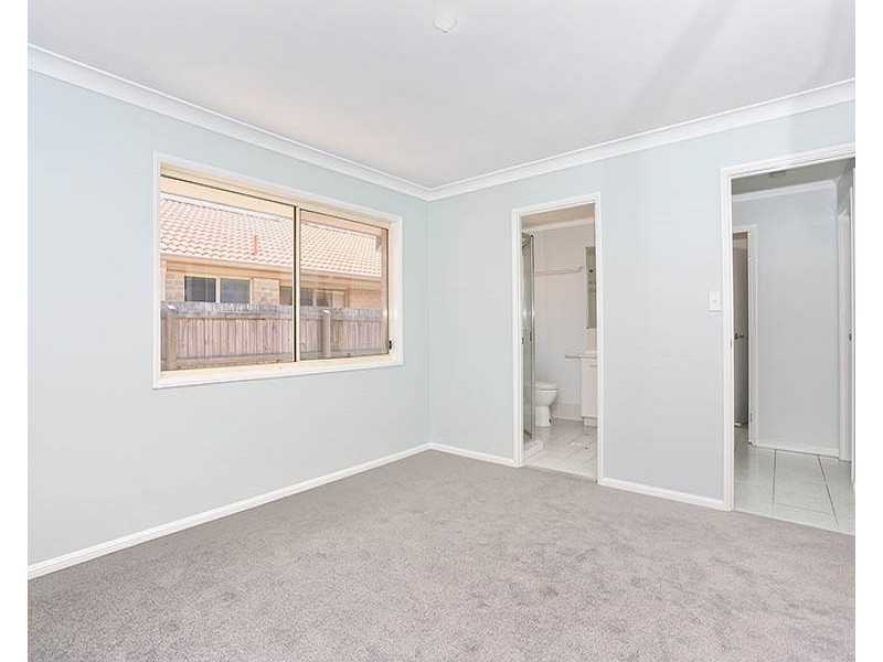 18 Tallow crt, Sandstone Point QLD 4511