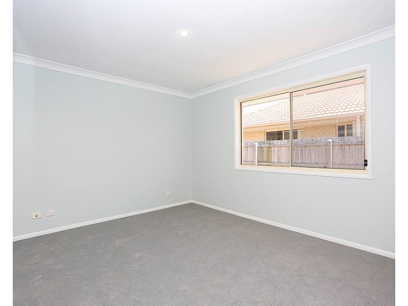 18 Tallow crt, Sandstone Point QLD 4511