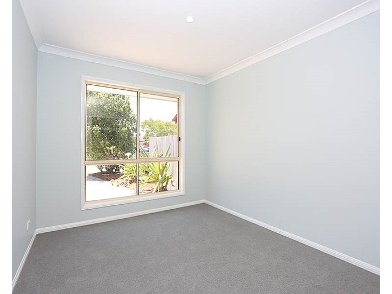 18 Tallow crt, Sandstone Point QLD 4511