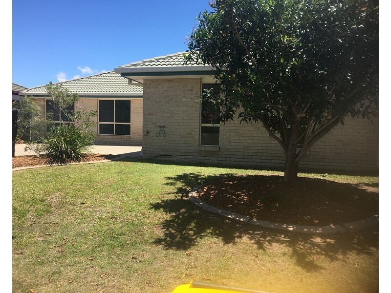18 Tallow crt, Sandstone Point QLD 4511