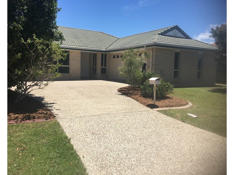 18 Tallow crt, Sandstone Point QLD 4511