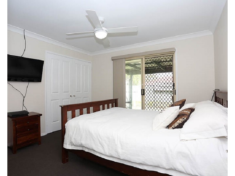 159 Bestmann Road East, Sandstone Point QLD 4511