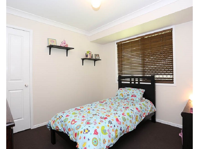 159 Bestmann Road East, Sandstone Point QLD 4511