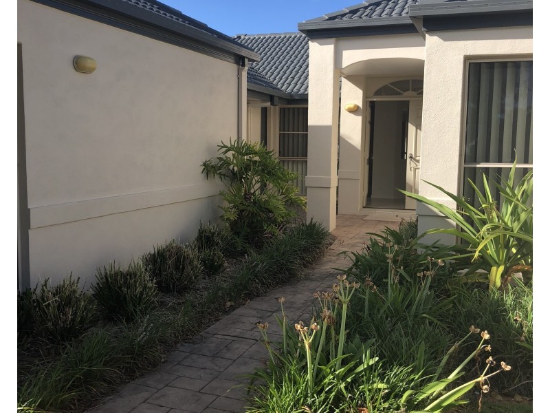 6 Catamaran Court, Banksia Beach QLD 4507