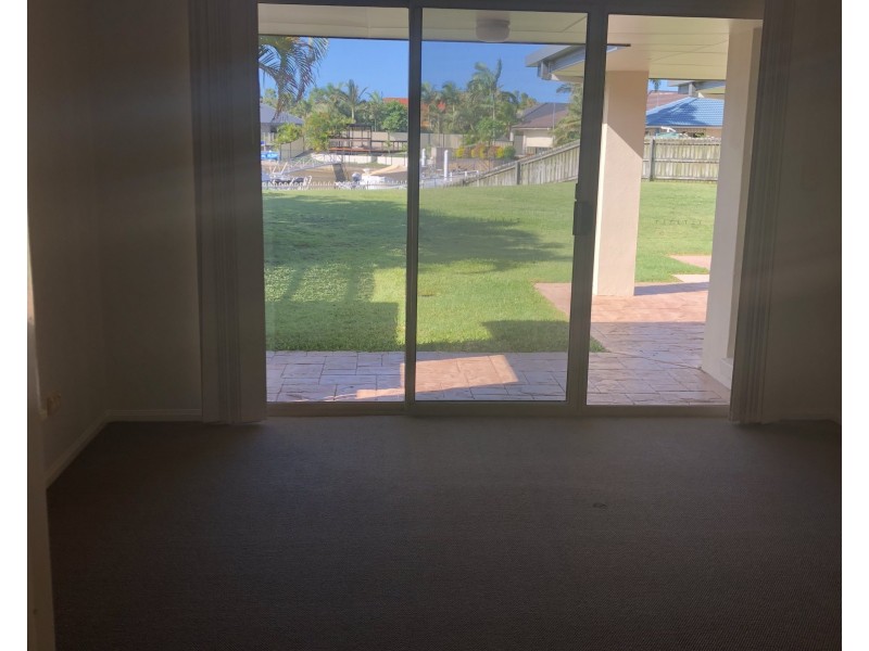 6 Catamaran Court, Banksia Beach QLD 4507