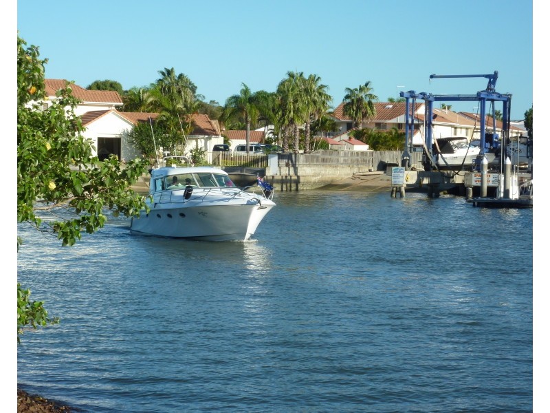 11/18-20 Spinnaker Drive, Sandstone Point QLD 4511