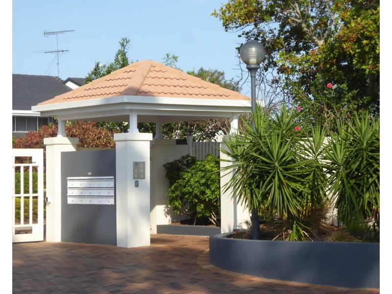 11/18-20 Spinnaker Drive, Sandstone Point QLD 4511