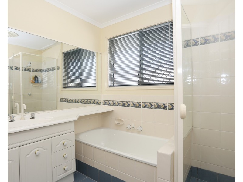5 Mossman Way, Sandstone Point QLD 4511