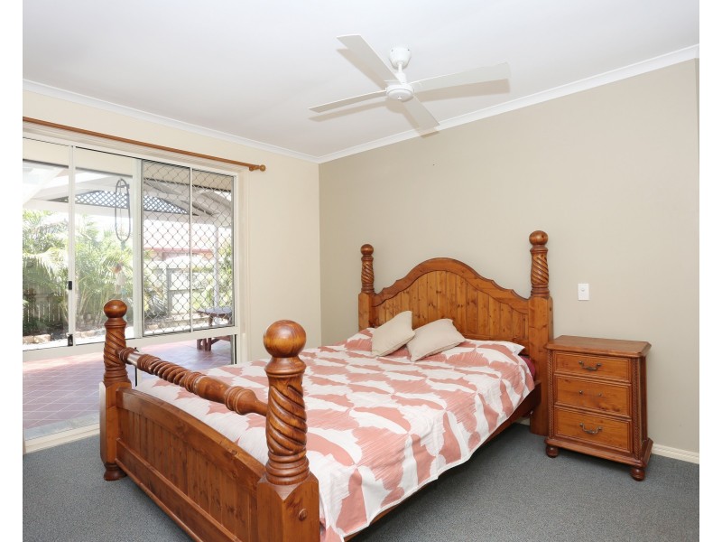 5 Mossman Way, Sandstone Point QLD 4511
