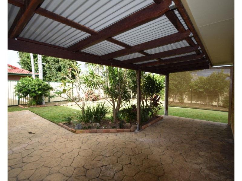 41 Lachlan Crescent, Sandstone Point QLD 4511