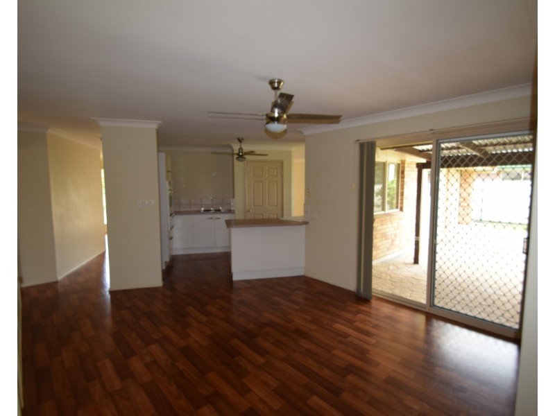 41 Lachlan Crescent, Sandstone Point QLD 4511