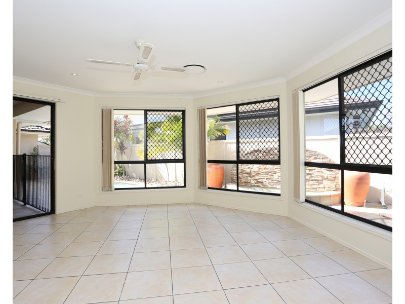 104 Marina Boulevard, Banksia Beach QLD 4507