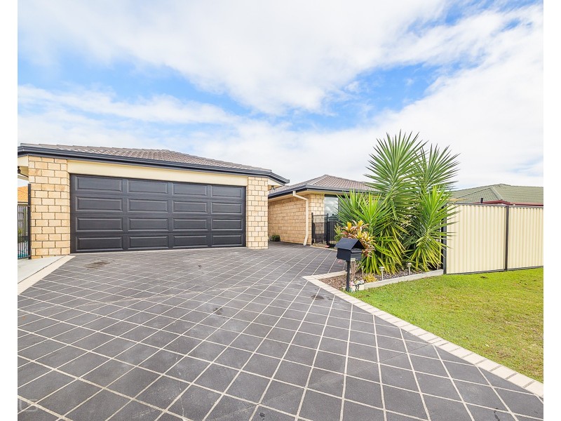 22 Tallow Court, Sandstone Point QLD 4511