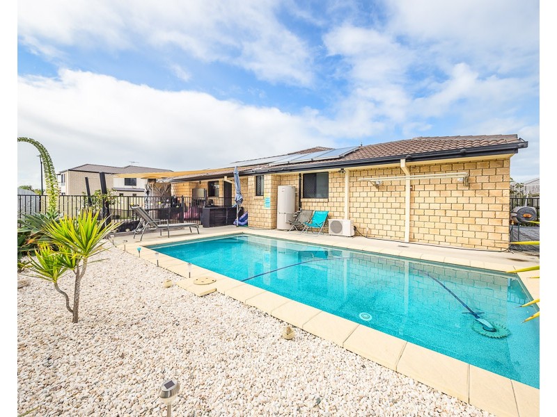 22 Tallow Court, Sandstone Point QLD 4511