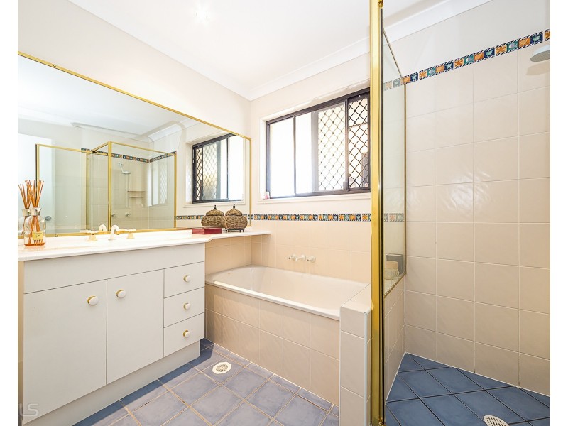 22 Tallow Court, Sandstone Point QLD 4511