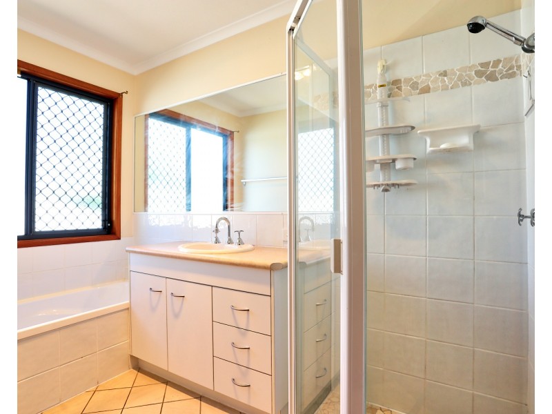 4 Hutchinson Street, Woorim QLD 4507