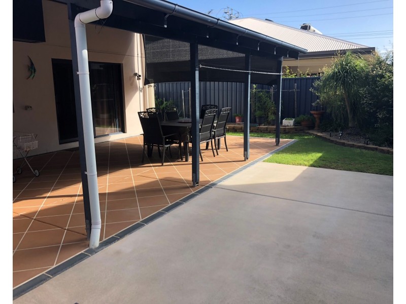 4 Hutchinson Street, Woorim QLD 4507