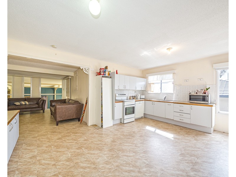 15 Benny Street, Woorim QLD 4507