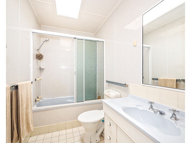 15 Benny Street, Woorim QLD 4507