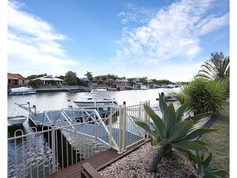 22 Topsail Circuit, Banksia Beach QLD 4507
